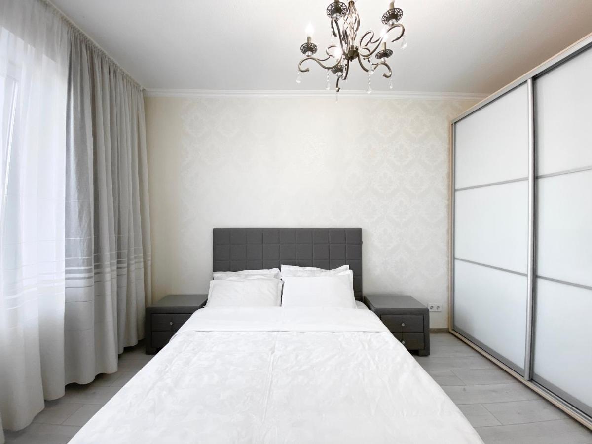Most City Area Center Charming Apartment Dnipro Exteriör bild
